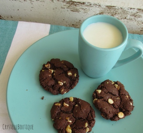 CrystelleBoutique - yummy reverse chocolate chip cookies recipe