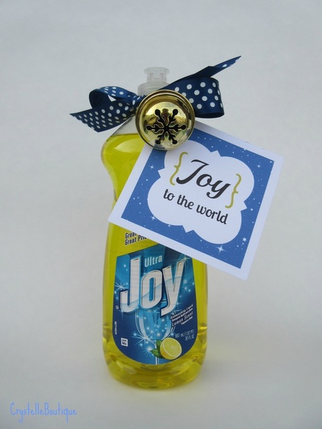 CrystelleBoutique - Easy neighbor gift for Christmastime: Just buy a bottle of Joy dish-soap And add the free printable tag: 