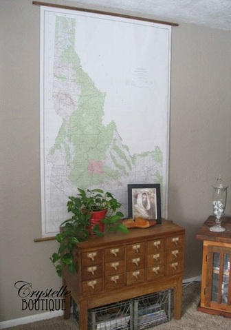 CrystelleBoutique - http://www.crystelleboutique.com/home/how-to-hang-a-large-paper-map-easy-and-cheap-method