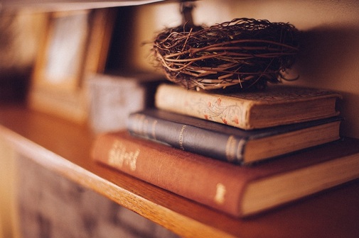 CrystelleBoutique - Cozy Books on a Shelf