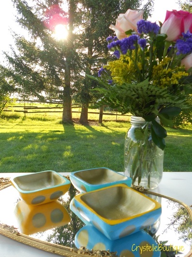 CrystelleBoutique - Paint some cute little wooden bowls with gold and happy colors for fabulous cheerful and glamorous catch-alls.