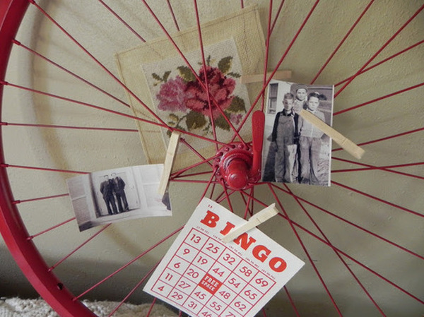 red bicycle wheel decorating - message board