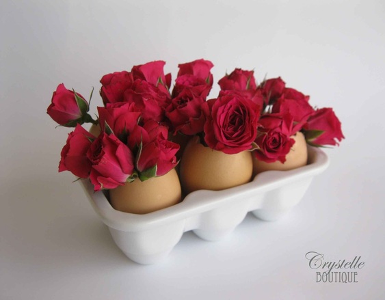 CrystelleBoutique - Easter Centerpiece ~ eggs used as tiny little vases