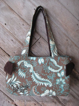 CrystelleBoutique - Ronda Handbag: Front View - free sewing pattern