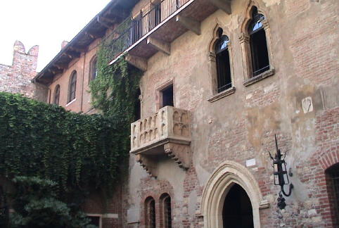 CrystelleBoutique - Juliet's Balcony, Verona